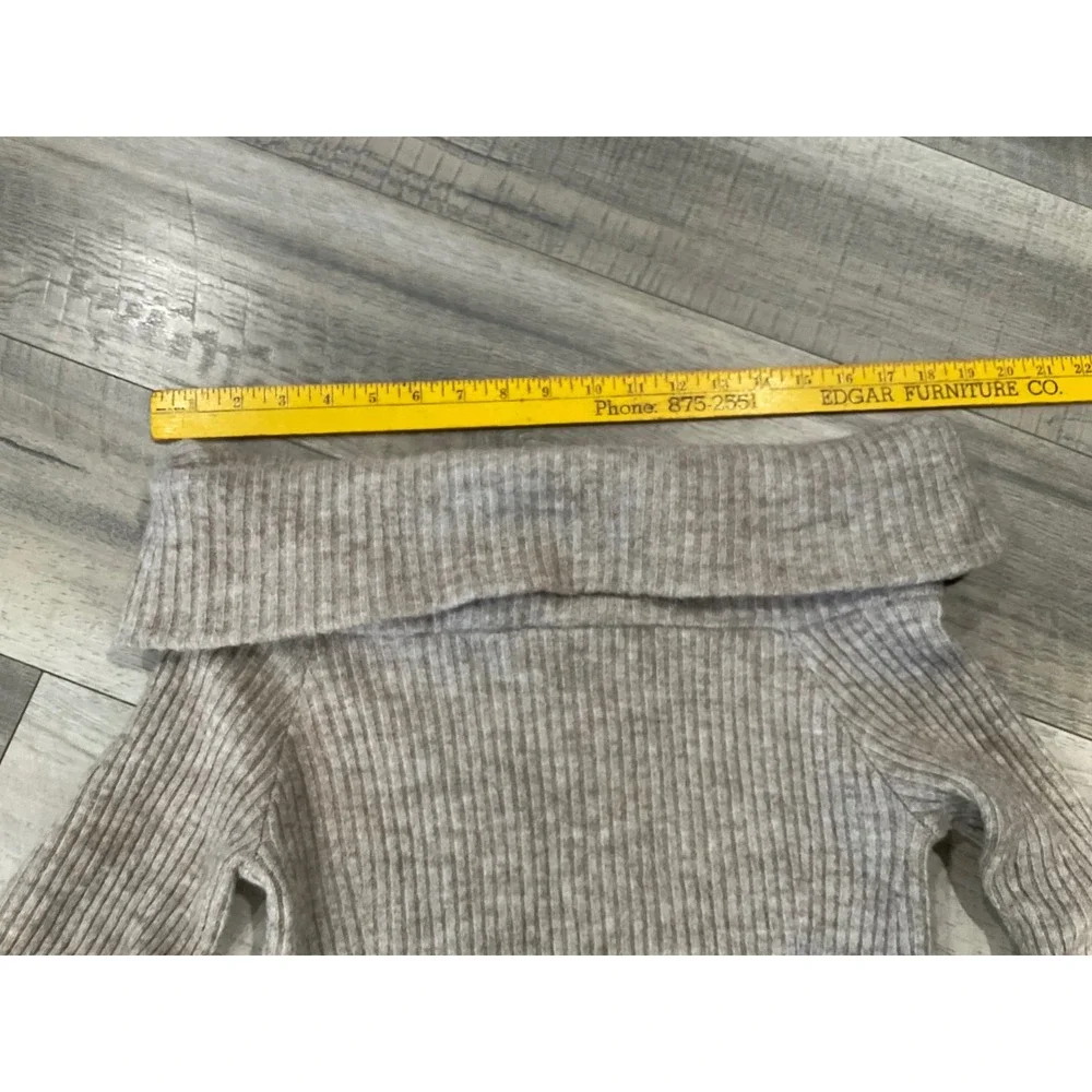 H&M Women Beige Ribbed‎ Off The Shoulder Long Sleeve Knit Sweater Size M